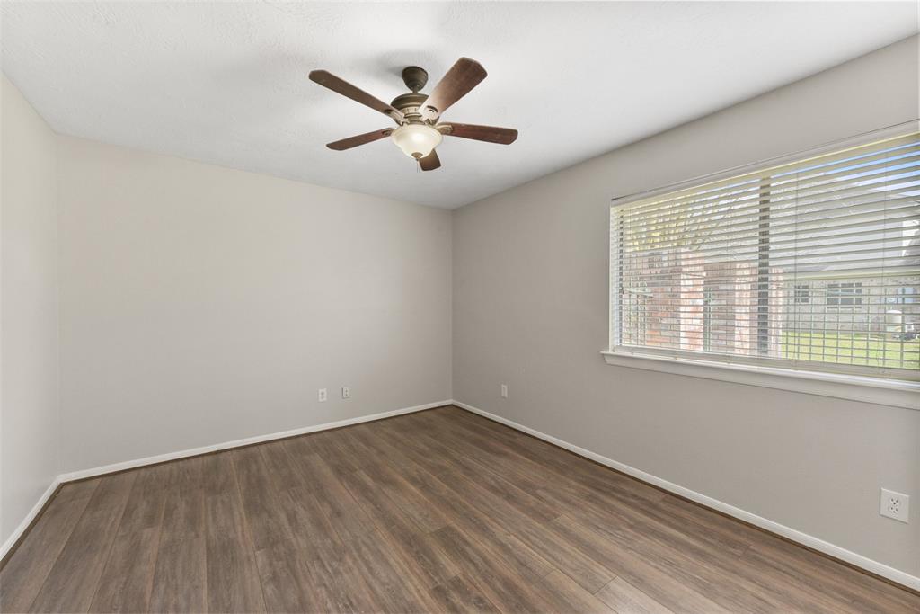 704 Balmoral Court, Friendswood, Texas image 28
