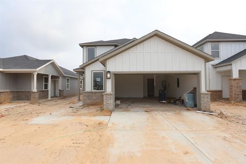 Single Family Residence in Missouri City TX 1822 Whispering River Drive 1.jpg