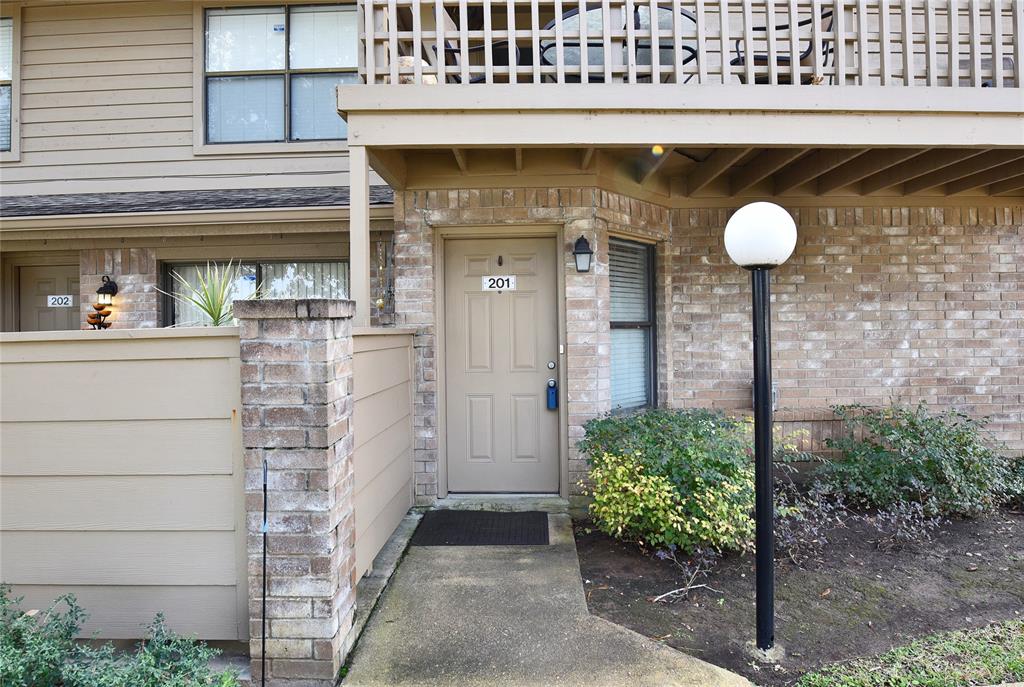 2711 Grants Lake Boulevard #201, Sugar Land, Texas image 2