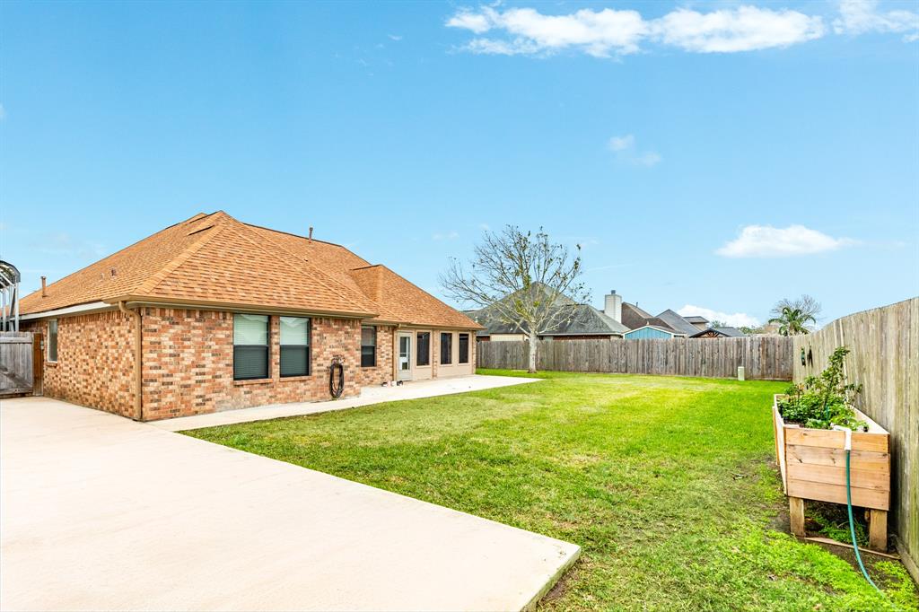 141 Dove Trail, Richwood, Texas image 32