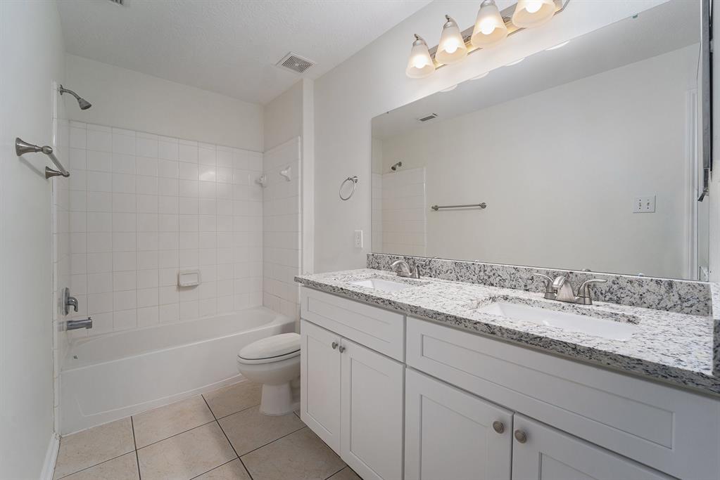6906 Fountain Lilly Drive, Humble, Texas image 15