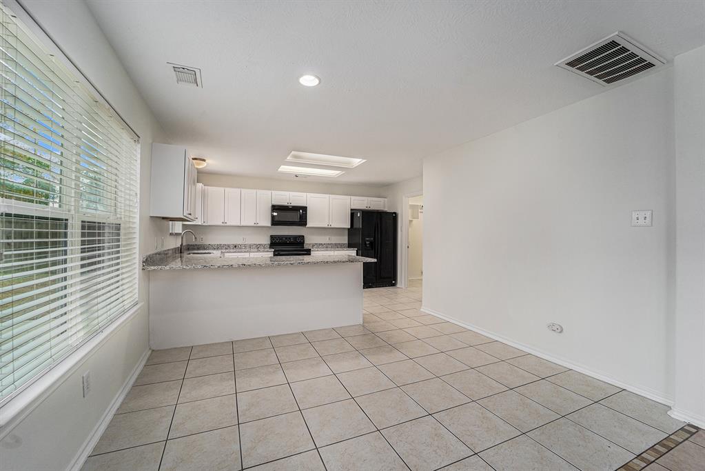 6906 Fountain Lilly Drive, Humble, Texas image 6