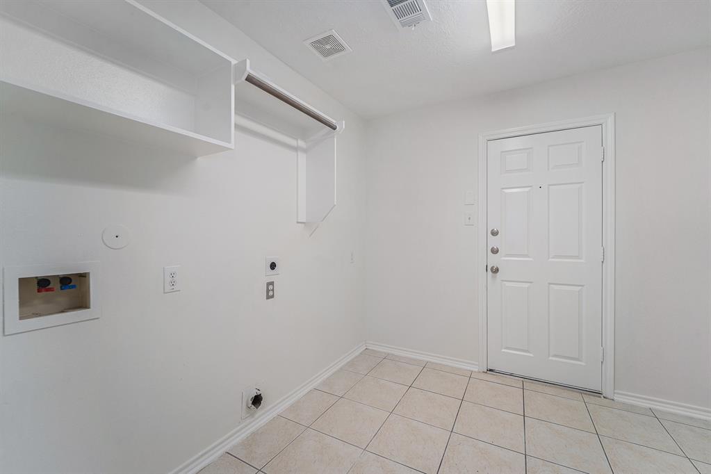 6906 Fountain Lilly Drive, Humble, Texas image 16