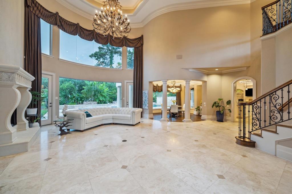 6 Kings Lake Estates Boulevard