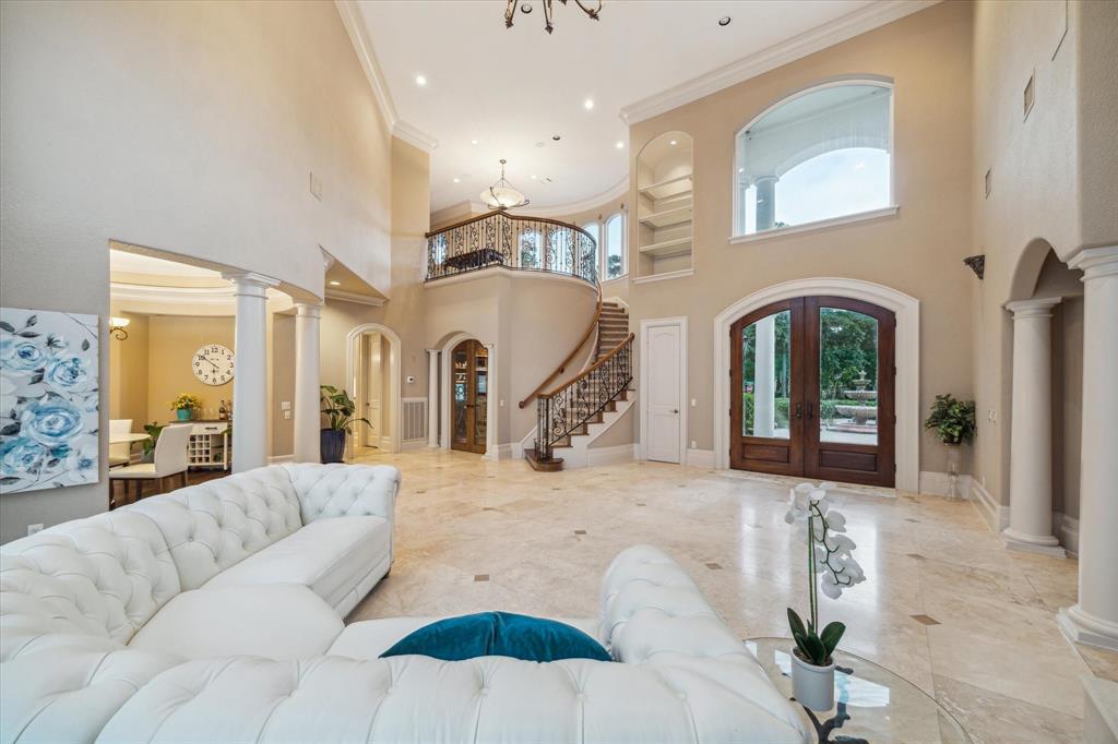 6 Kings Lake Estates Boulevard