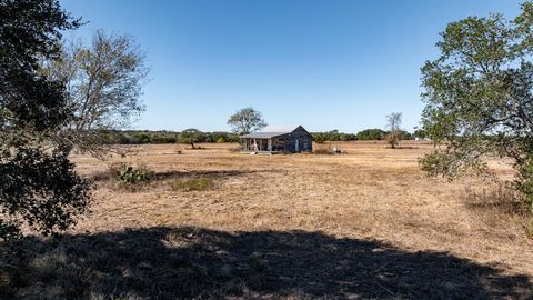 A home in Schulenburg