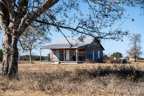 A home in Schulenburg