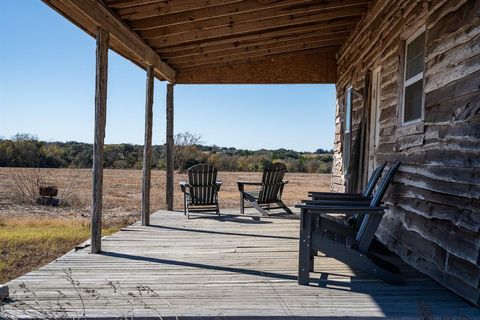 A home in Schulenburg