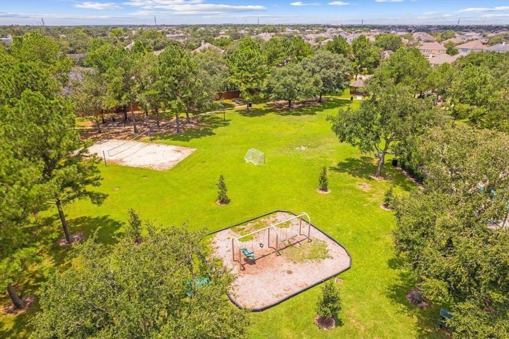 7719 Serene Wood Lane, Cypress, Texas image 38