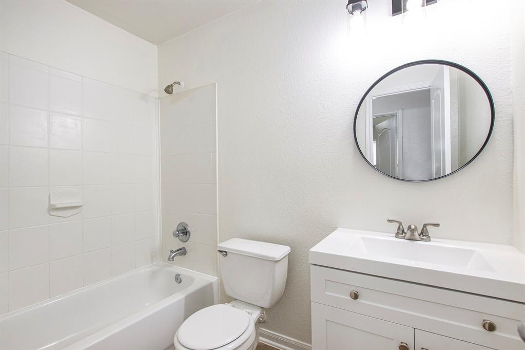 7719 Serene Wood Lane, Cypress, Texas image 30