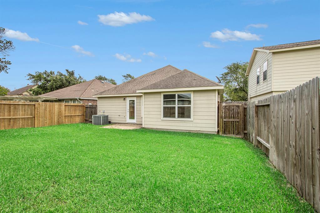 7719 Serene Wood Lane, Cypress, Texas image 33