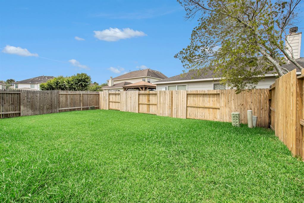 7719 Serene Wood Lane, Cypress, Texas image 32