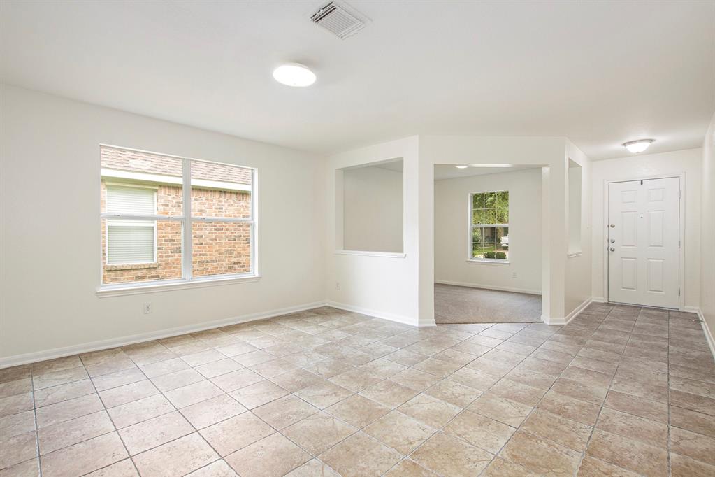 7719 Serene Wood Lane, Cypress, Texas image 9
