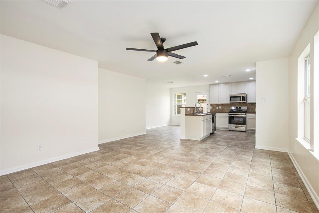 7719 Serene Wood Lane, Cypress, Texas image 12