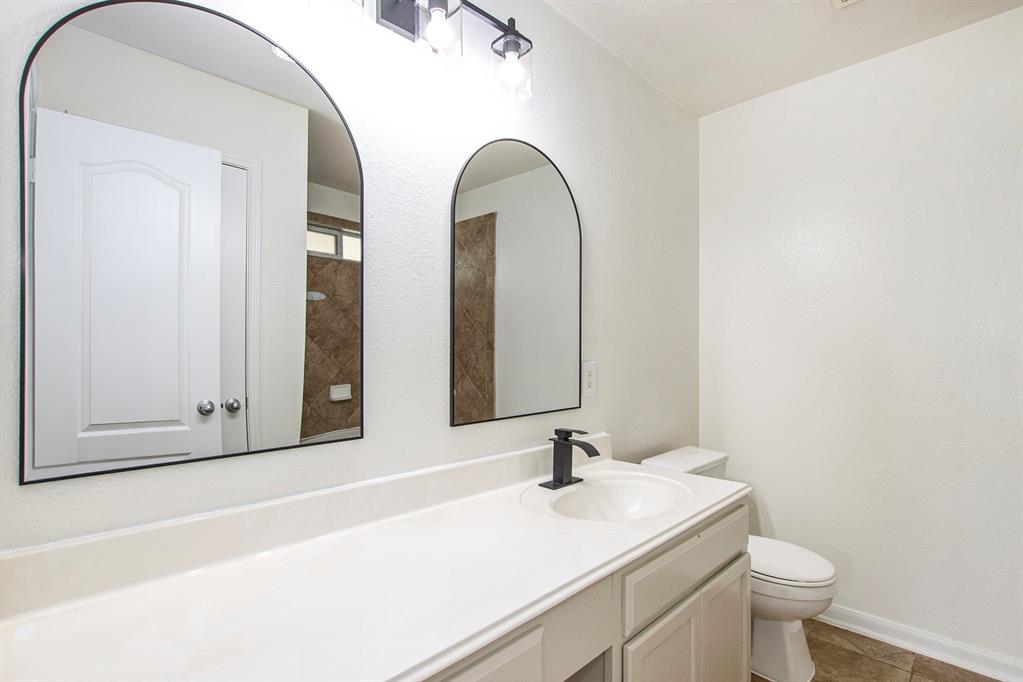 7719 Serene Wood Lane, Cypress, Texas image 23