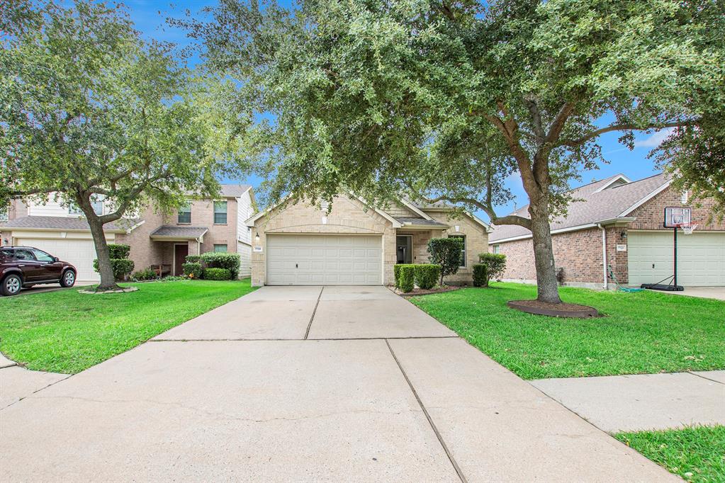 7719 Serene Wood Lane, Cypress, Texas image 2