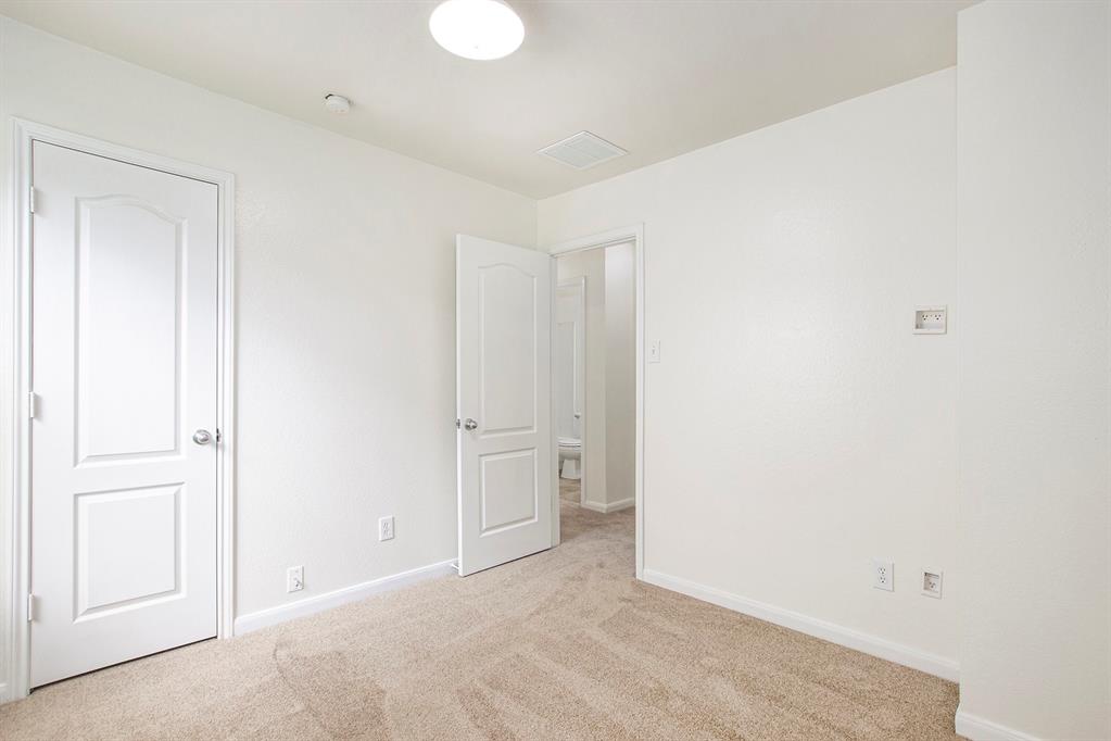 7719 Serene Wood Lane, Cypress, Texas image 27