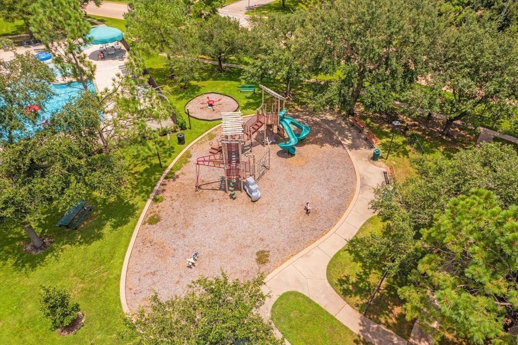 7719 Serene Wood Lane, Cypress, Texas image 37
