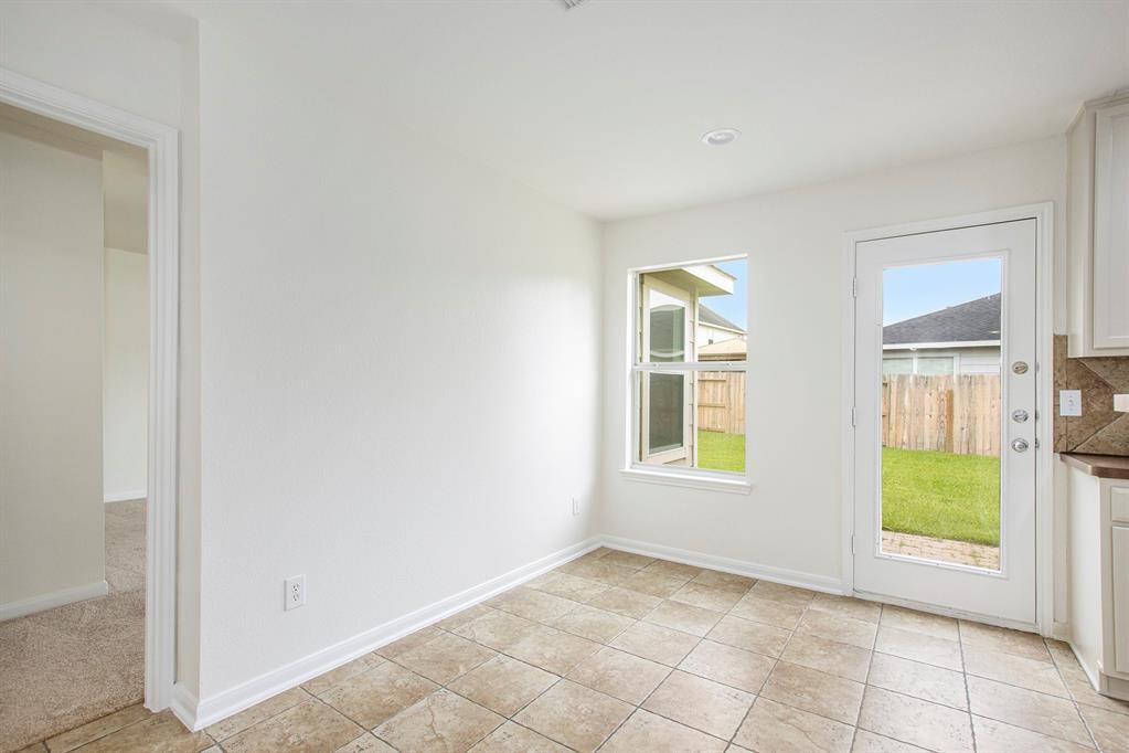 7719 Serene Wood Lane, Cypress, Texas image 19