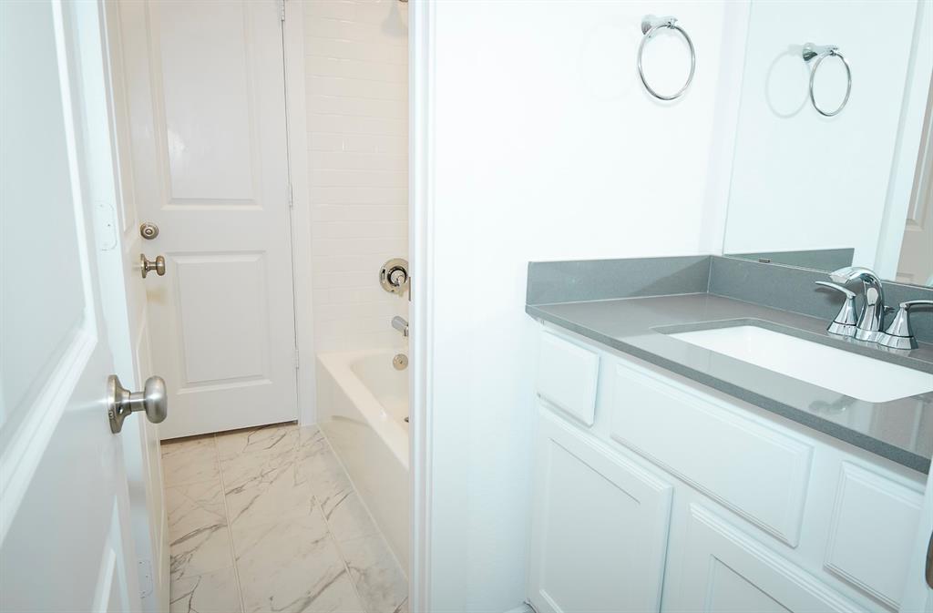 9647 Wright Drive, Manvel, Texas image 24
