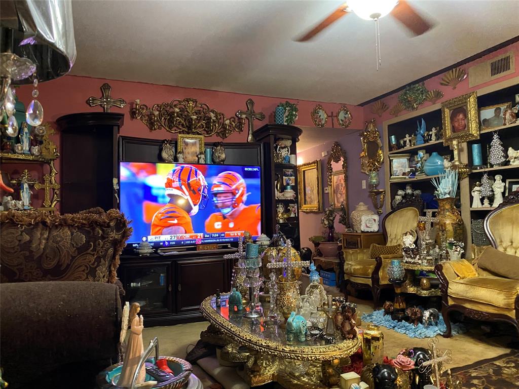 5625 Antoine Drive Drive #401, Houston, Texas image 3