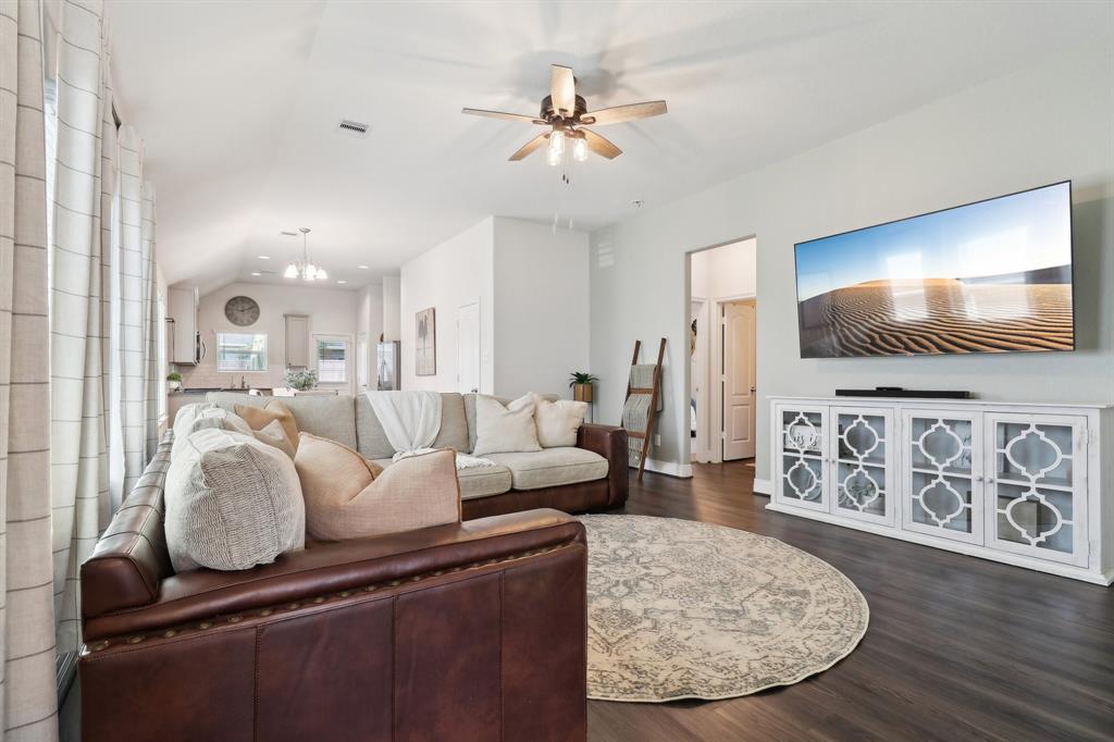40543 Berylline Lane, Magnolia, Texas image 4
