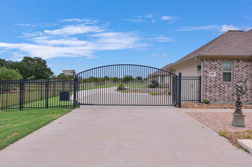 10798 Lonesome Dove Trail, Bryan, Texas image 2