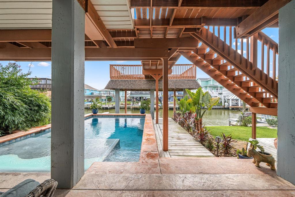 5 S Sandpiper Street