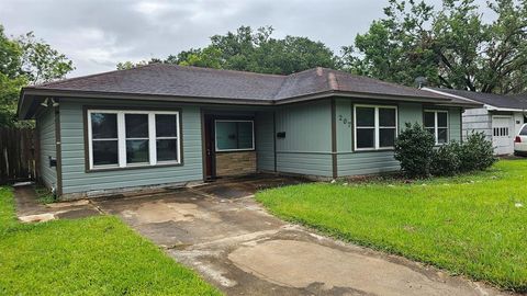 A home in Lake Jackson