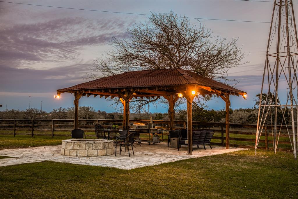 12893 E State Highway 97, Waelder, Texas image 23