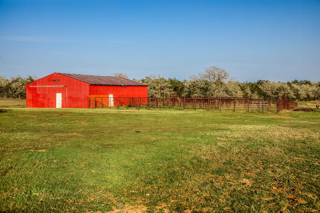 12893 E State Highway 97, Waelder, Texas image 32