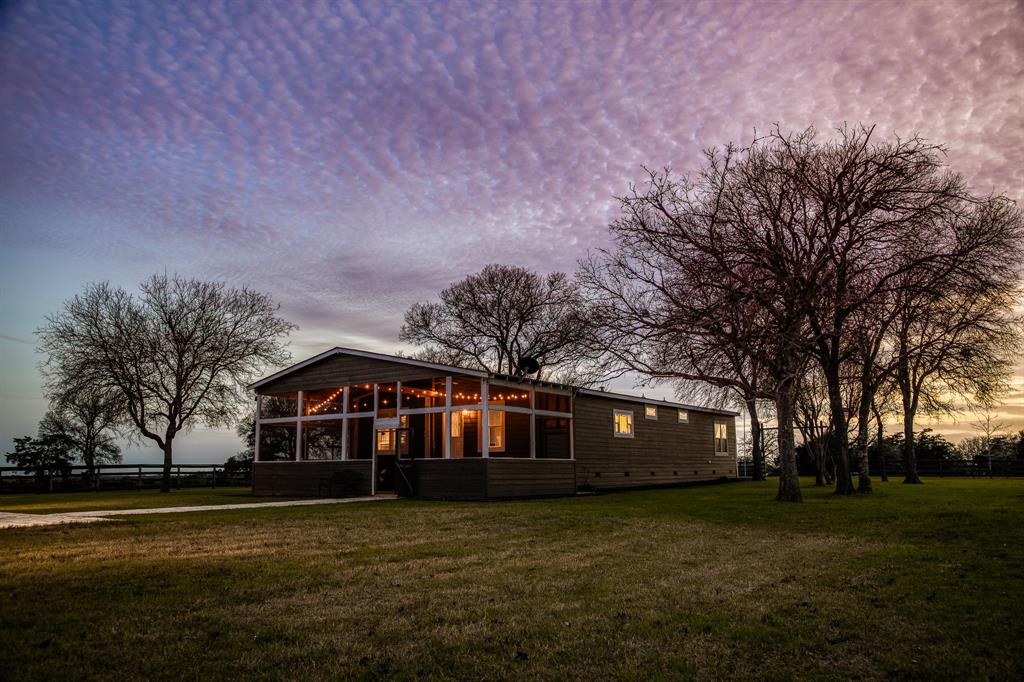 12893 E State Highway 97, Waelder, Texas image 1