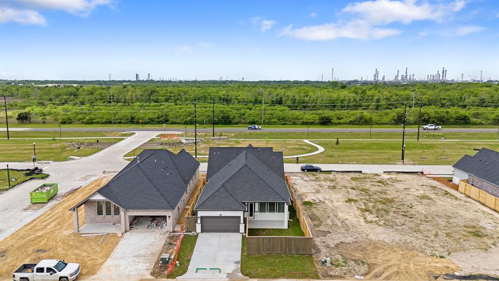 12006 Salty Bend Drive, Mont Belvieu, Texas image 34