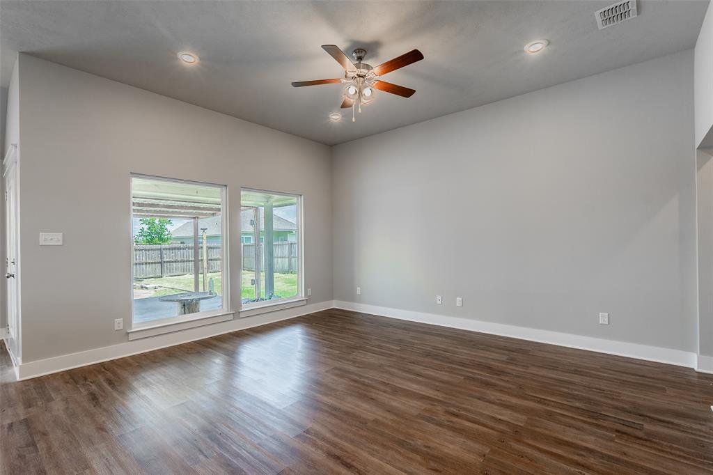 161 Rustic Trace, Snook, Texas image 5