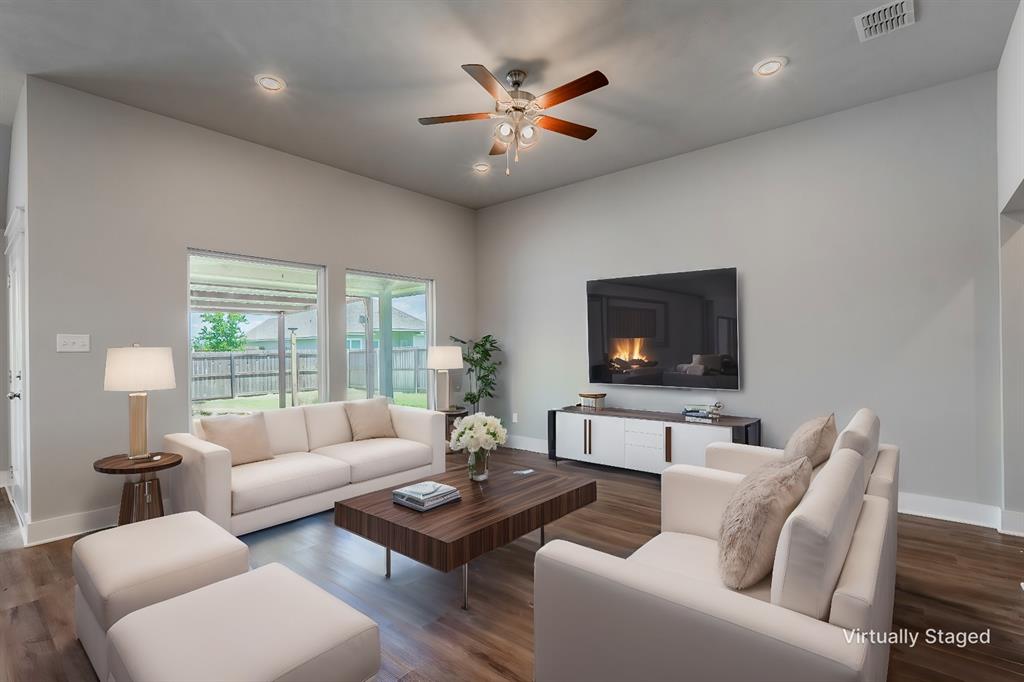161 Rustic Trace, Snook, Texas image 4