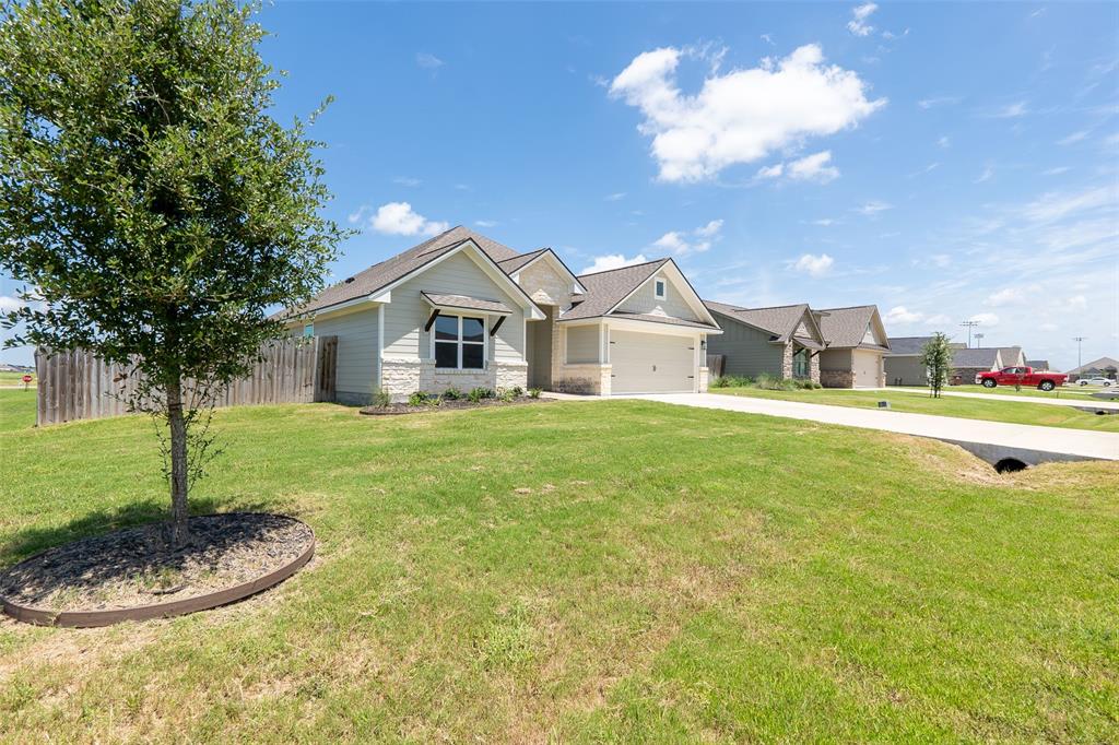 161 Rustic Trace, Snook, Texas image 2