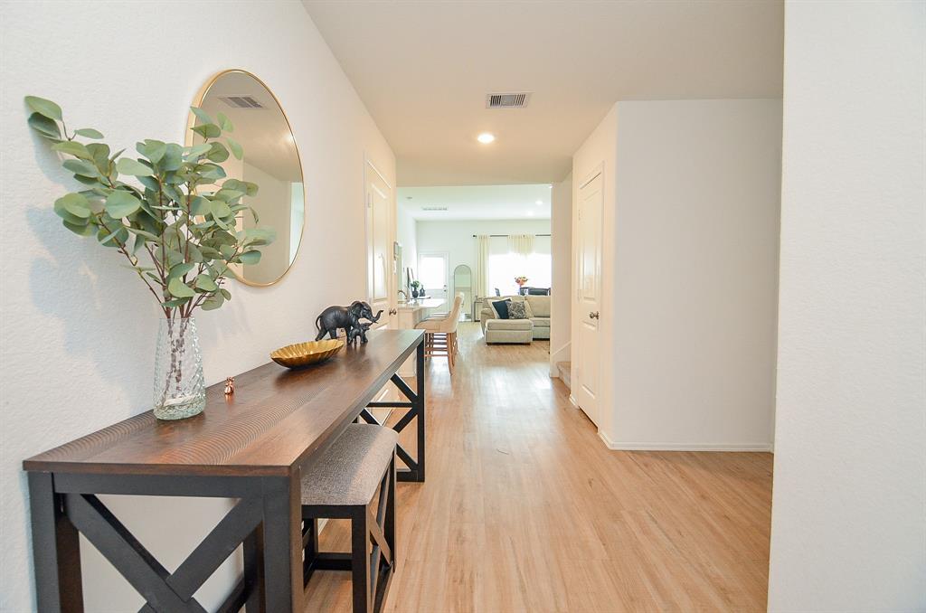9815 Wembley Vista Court