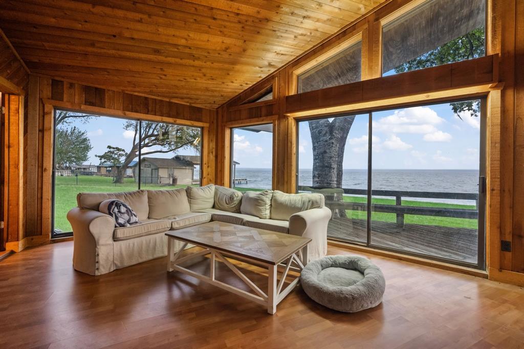 561 Mallard Point, Livingston, Texas image 11
