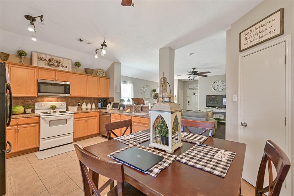 2910 Meridian Bay Lane, Dickinson, Texas image 15
