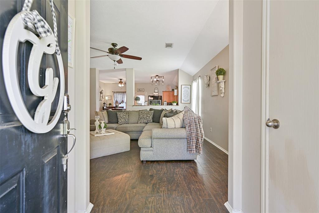 2910 Meridian Bay Lane, Dickinson, Texas image 6
