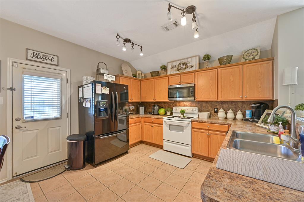 2910 Meridian Bay Lane, Dickinson, Texas image 11