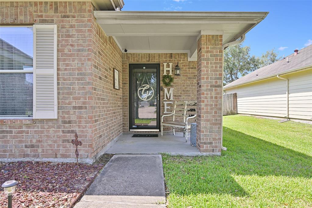 2910 Meridian Bay Lane, Dickinson, Texas image 3
