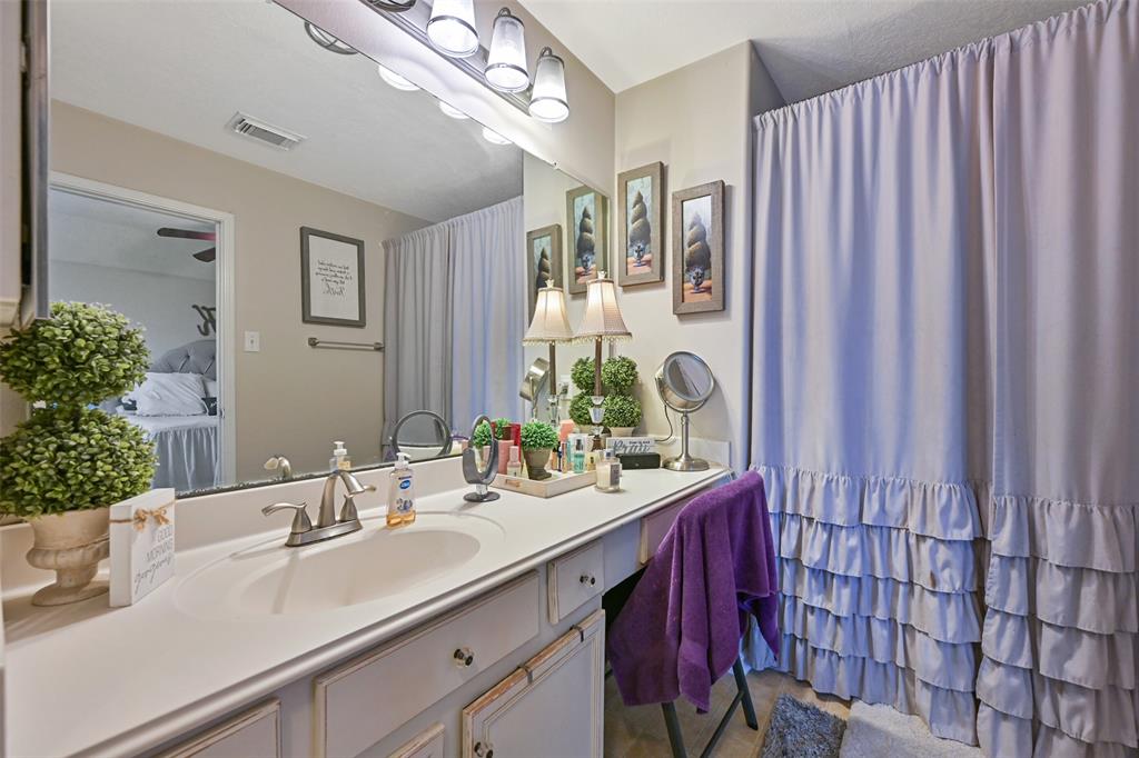 2910 Meridian Bay Lane, Dickinson, Texas image 22