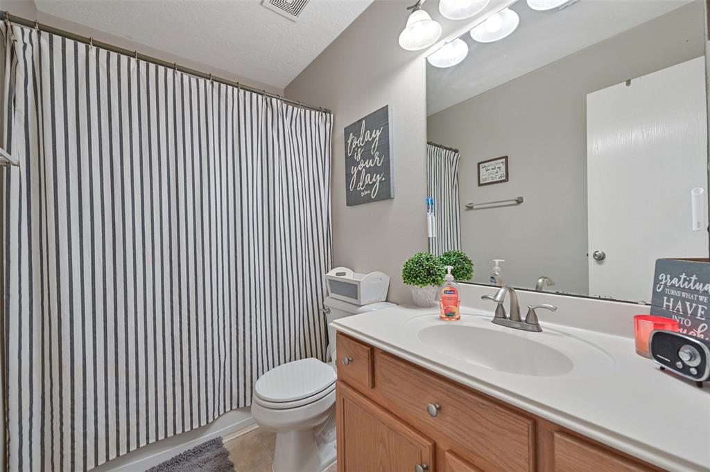 2910 Meridian Bay Lane, Dickinson, Texas image 19