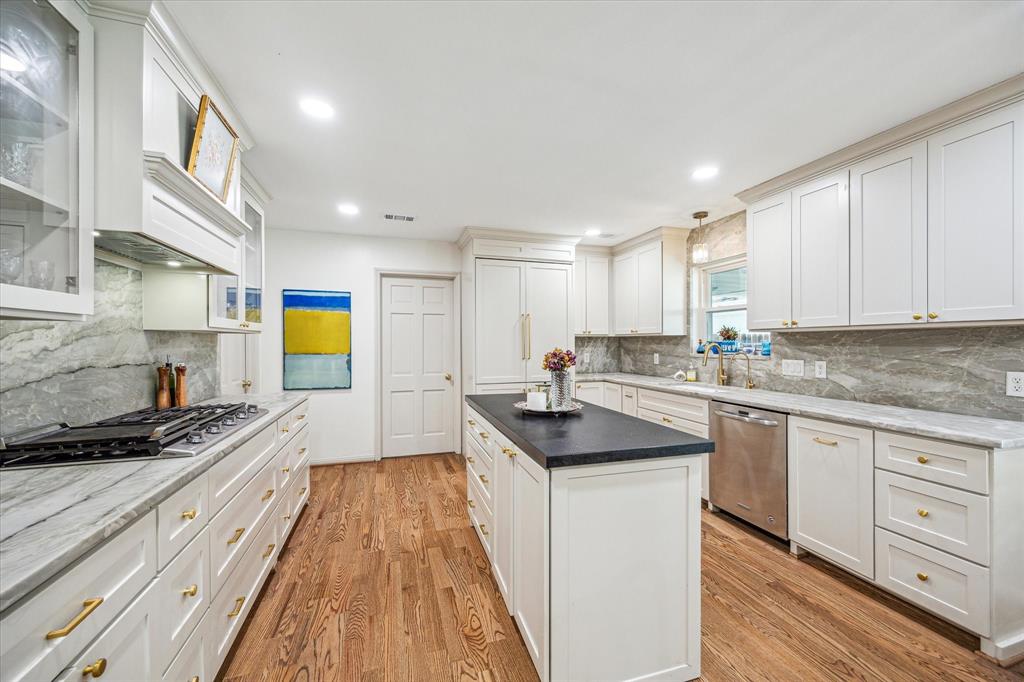 12310 Old Oaks Drive, Houston, Texas image 13