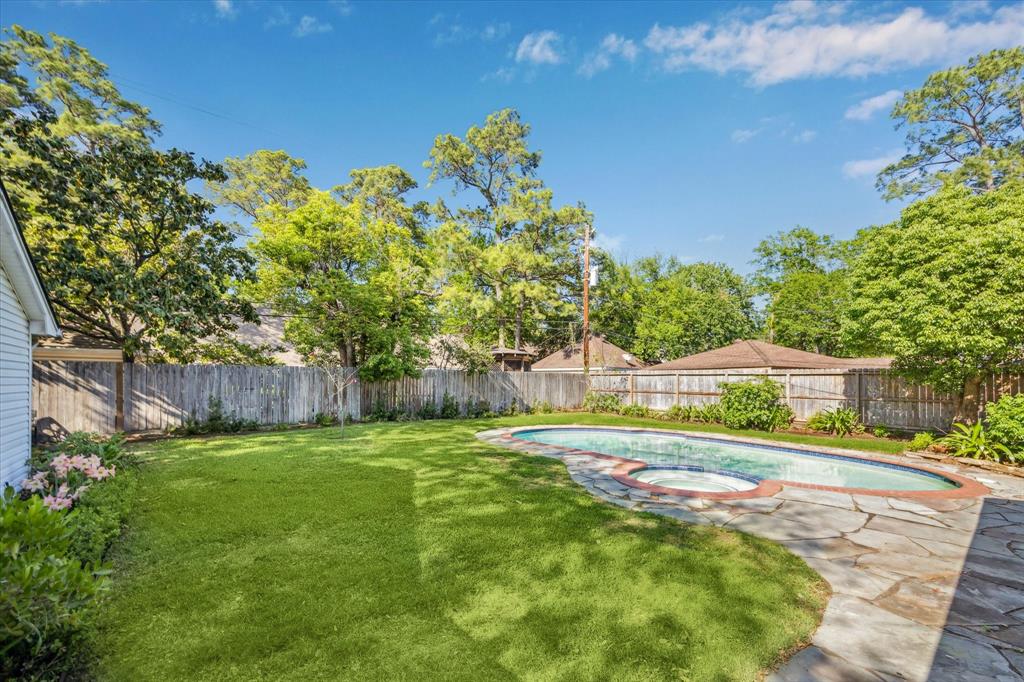 12310 Old Oaks Drive, Houston, Texas image 26