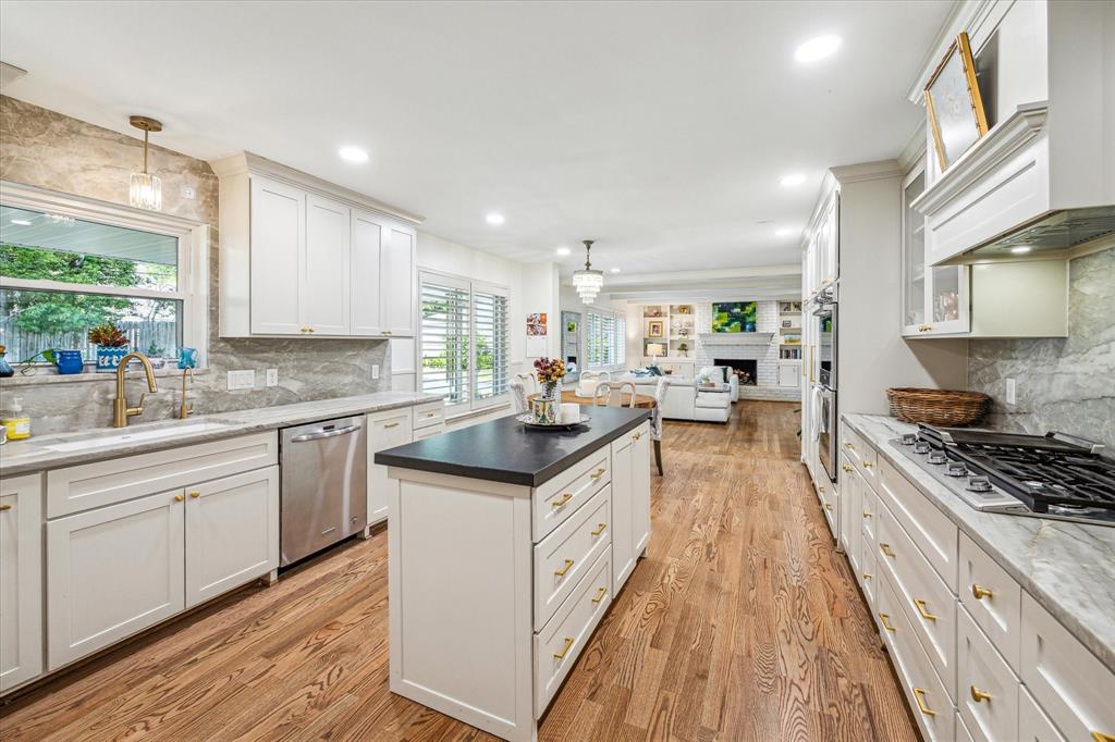 12310 Old Oaks Drive, Houston, Texas image 3