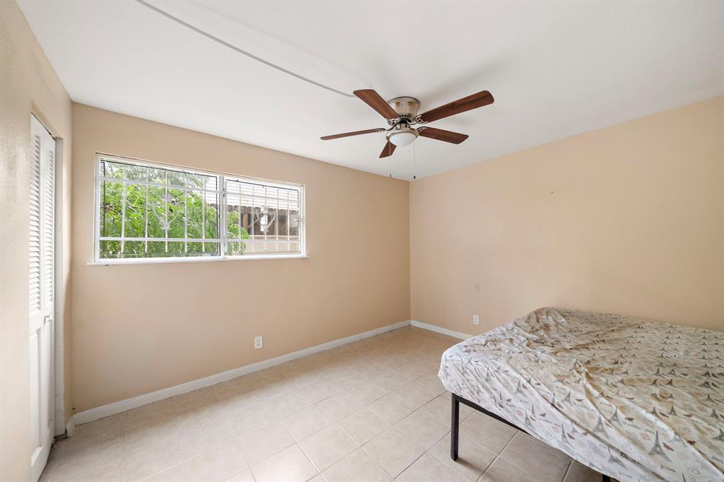 9527 Windswept Lane #9527, Houston, Texas image 4