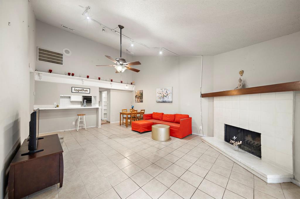 9527 Windswept Lane #9527, Houston, Texas image 2