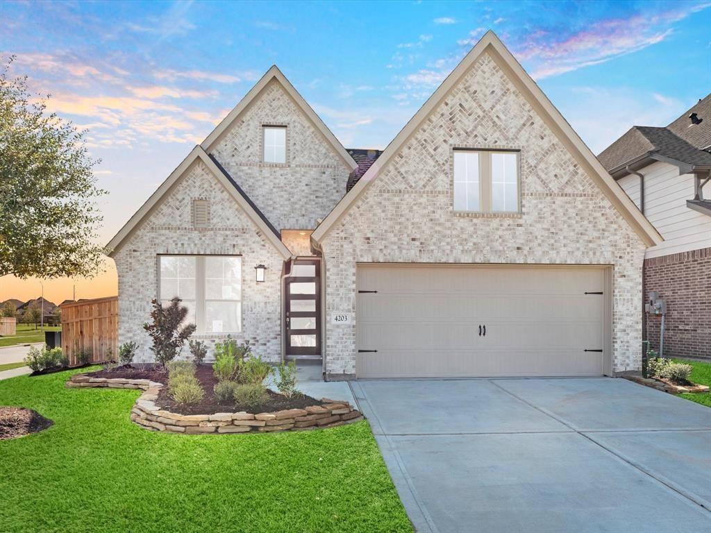 4203 Chloe Ridge Lane, Fulshear, Texas image 2
